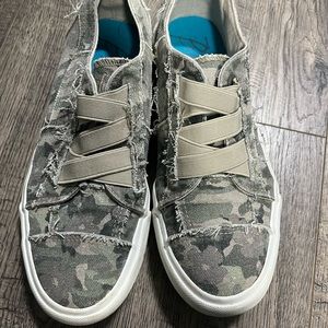 Blowfish 8.5 slip ons